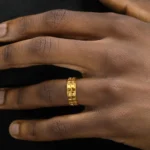 Anillo Geométrico Dorado