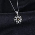 Collar Black Petal - Plata Esterlina