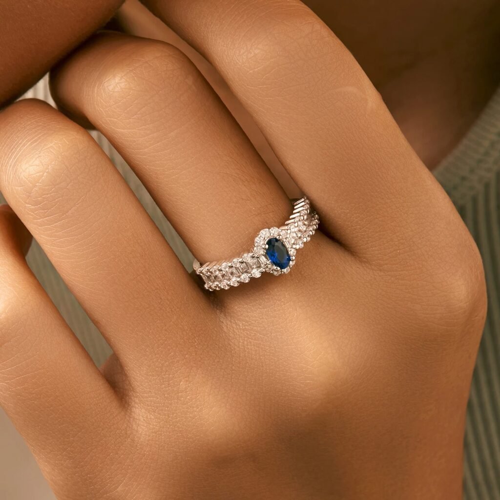 Anillo Sapphire Crow – Plata Esterlina - Detalle